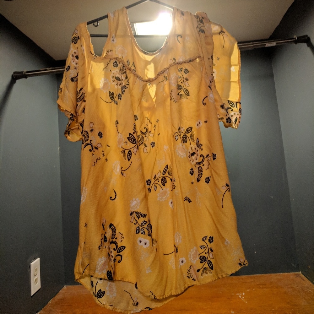 Torrid Cold Shoulder Blouse Size 3x